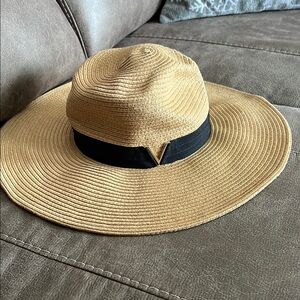Stylish Straw Sun Hat with Black Band